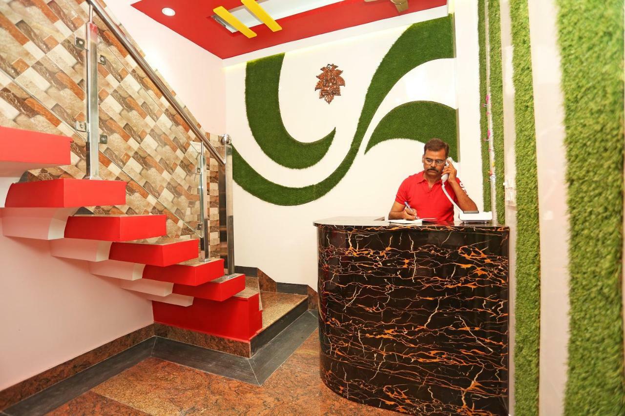 Hotel Oyo 18597 Satyam Meerut Exterior foto