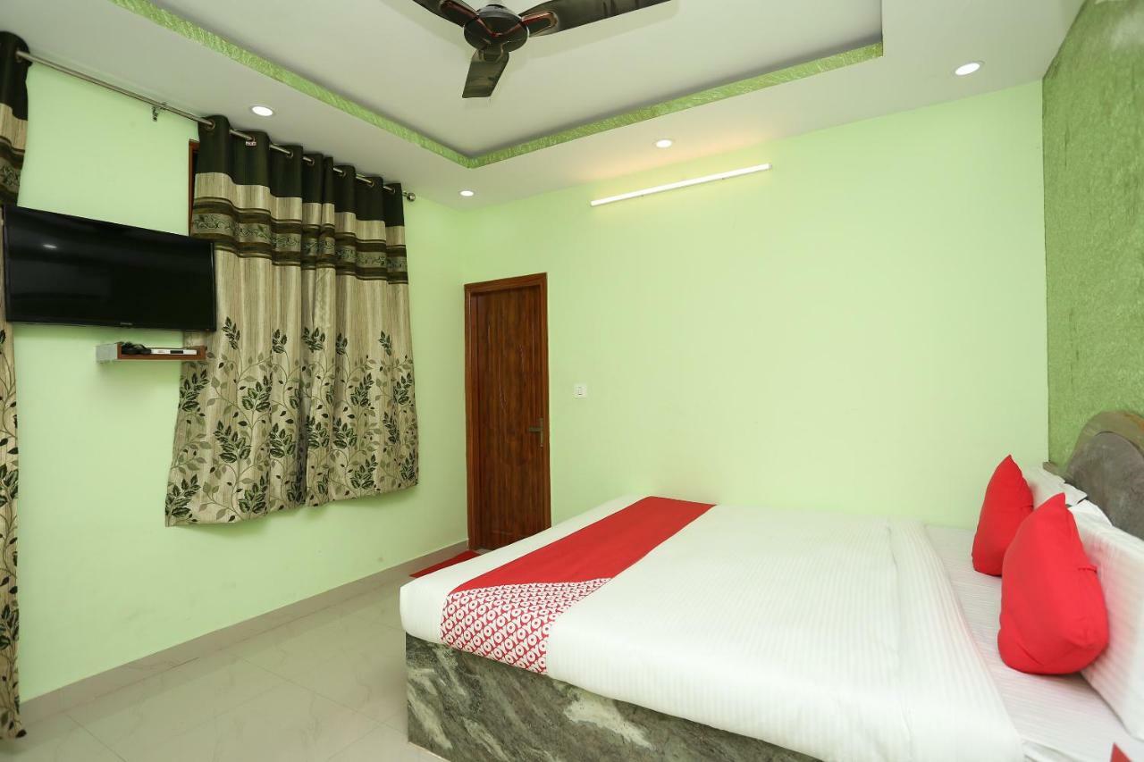 Hotel Oyo 18597 Satyam Meerut Exterior foto